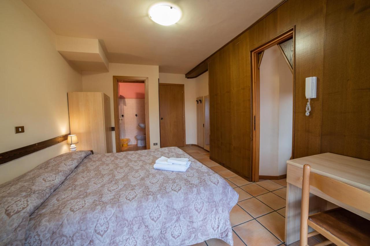 Dimora Fresilia Casa Vacanze Opi Exterior photo