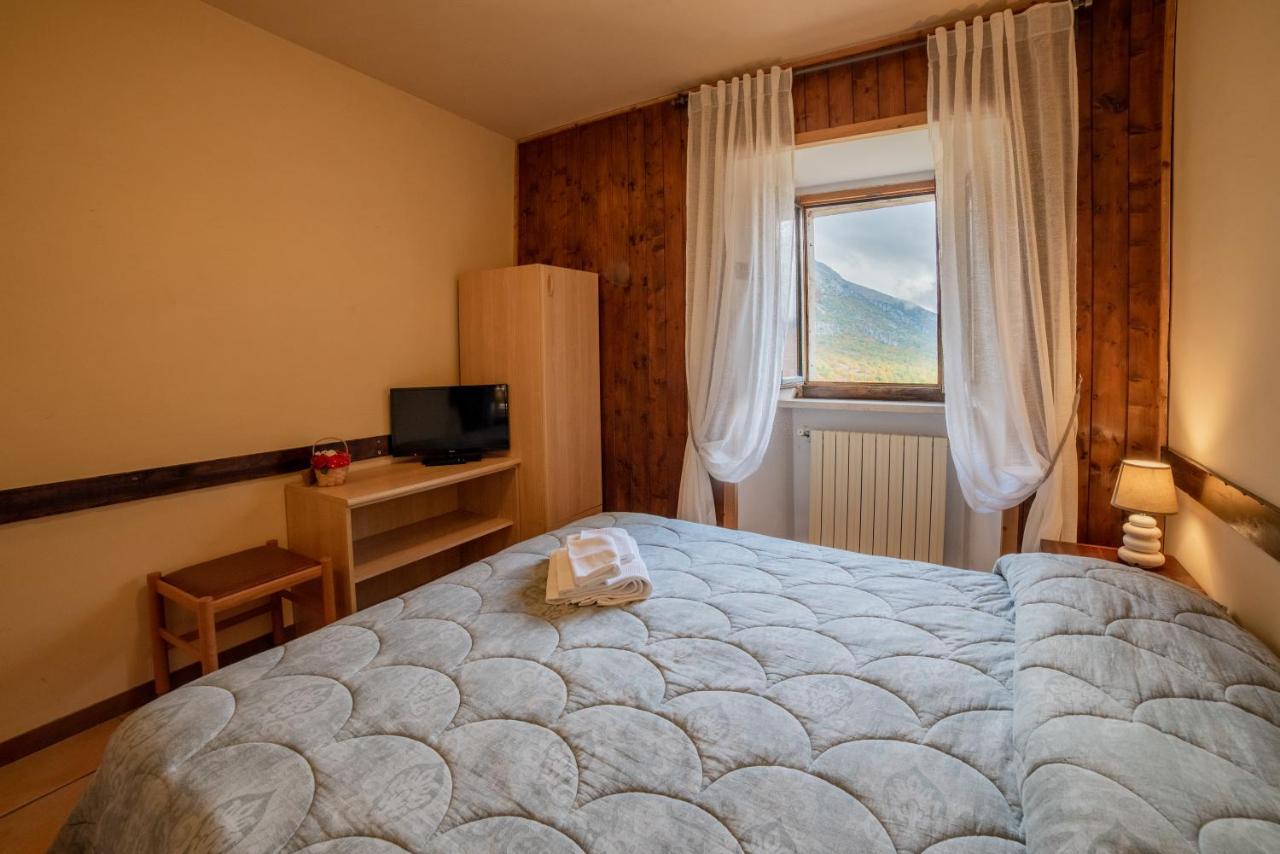Dimora Fresilia Casa Vacanze Opi Exterior photo