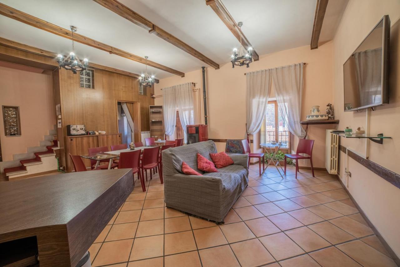 Dimora Fresilia Casa Vacanze Opi Exterior photo